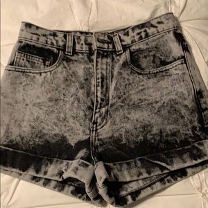 Women’s high-waisted denim shorts